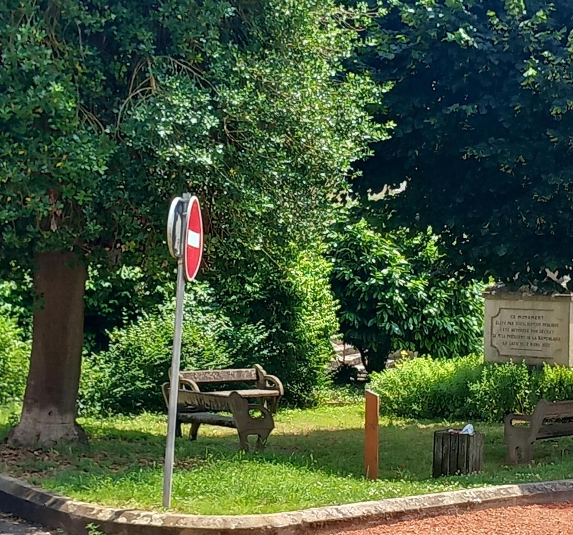 Appartement Jls'Tudios " U Sognu" à Cosne-Cours-Sur-Loire Extérieur photo